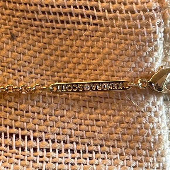 Kendra Scott Heart Necklace - Picture 5 of 5